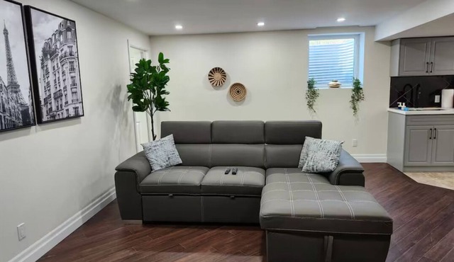 Modern Private Suite with Separate Entry | Self Check-In + Free Parking