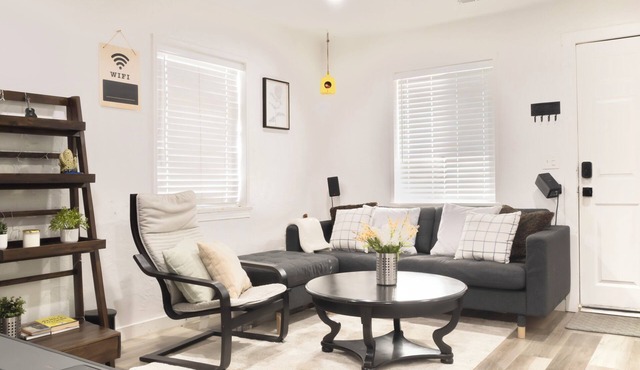 Modern & Private Tulare Getaway Near the Outlets!