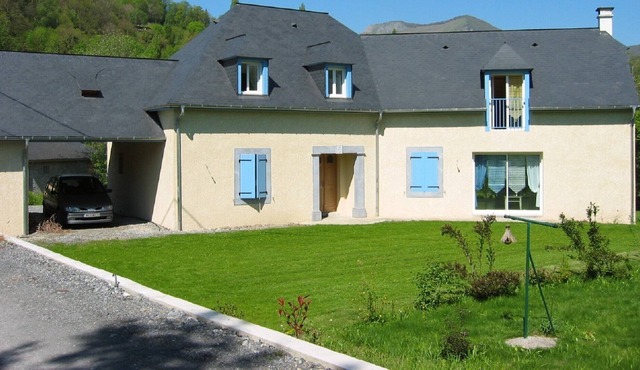 Modern quiet house in Saint Savin 2km from Argeles Gazost