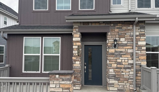 Modern Quiet Retreat Near Denver Int'l Airport