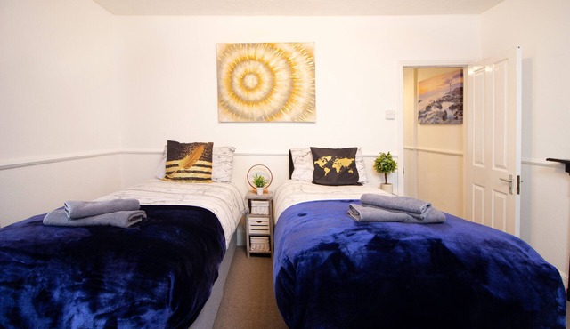 Modern Quirky Exeter City Cottage 2 min walk/shops