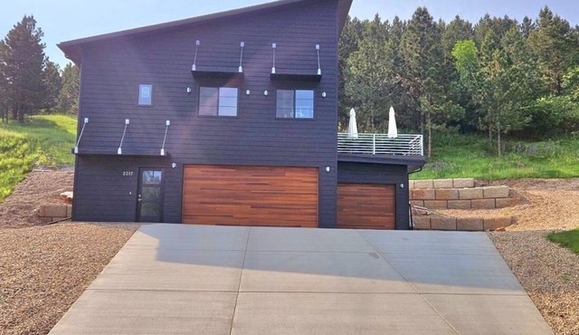 Modern Rally Rental in the Heart of Spearfish - Paved Roads!