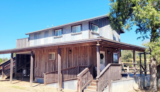 Modern Ranch Bungalow Near Roundtop w/Pond