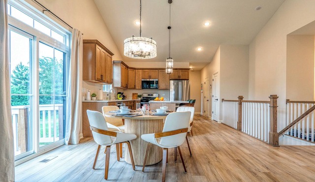 Modern Ranch home, Pet Friendly, No Stairs. Great for visiting family.