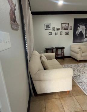 Modern Ranch Retreat -Bookings NA- Sleeps 8