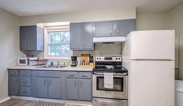 Modern ranch style home - Pets welcome -FAST WiFi -