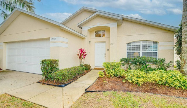 Modern Recently renovated water creek Villa