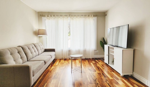 Modern & Renovated 3 Bedroom Private Unit - Fabulous Value