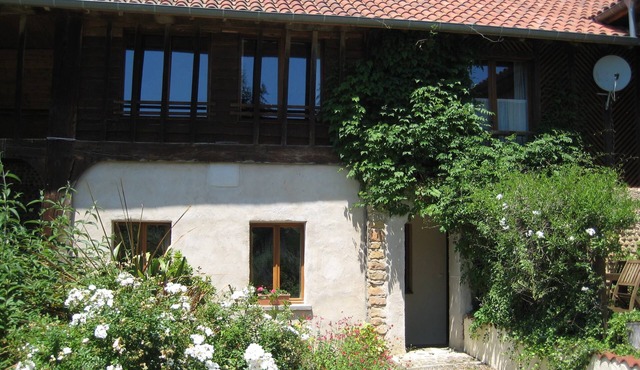 Modern renovated barn in the Pyrenees, large outdoor space & large pool