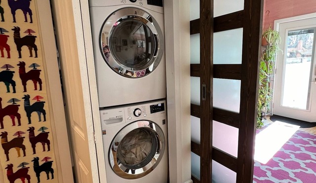 Modern Renovated Rowhouse-Capitol Hill, Metro, Parking