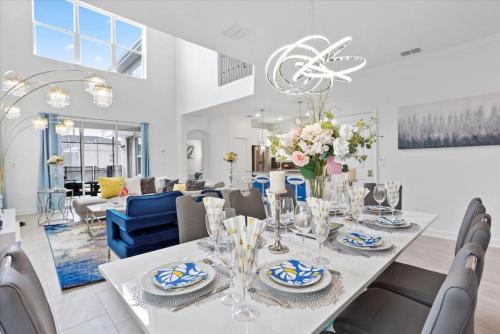 Modern Resort House Pool Wi-Fi Minutes to Disney