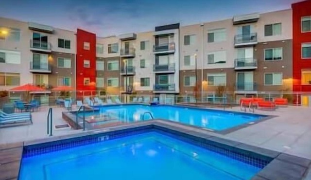 Modern Resort Inspired 2BR Apt w/Pool/Gym/Hot Tub