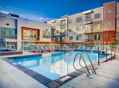 Modern Resort Styled 2BR Apt W Pool, Gym & Hot Tub