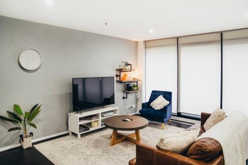 Modern Resort-style Stay near Queen Vic Market