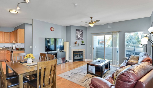 Modern Retreat – 20 Minutes to Denver & Red Rocks, Close to Mountains!