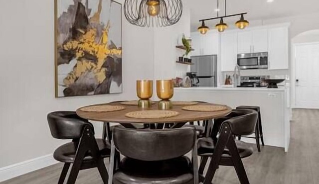 Modern Retreat 4BR | BBQ | PETS | 15 mi to Disney