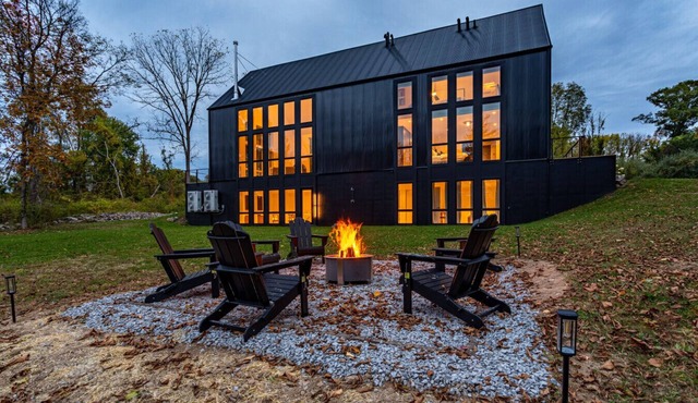 Modern Retreat– EcoFriendly, AllergyFree, Spacious