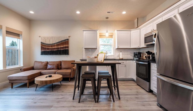 Modern Retreat | Game Room, Breweries & Fun