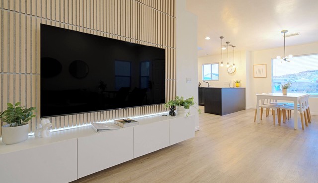 Modern retreat, great views, games galore.