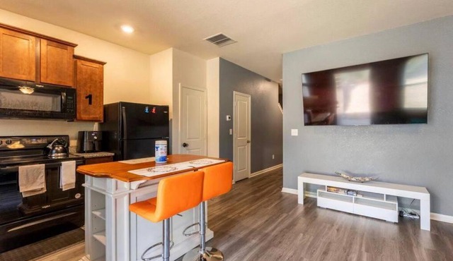 Modern Retreat near Hartsfield-Jackson Airport