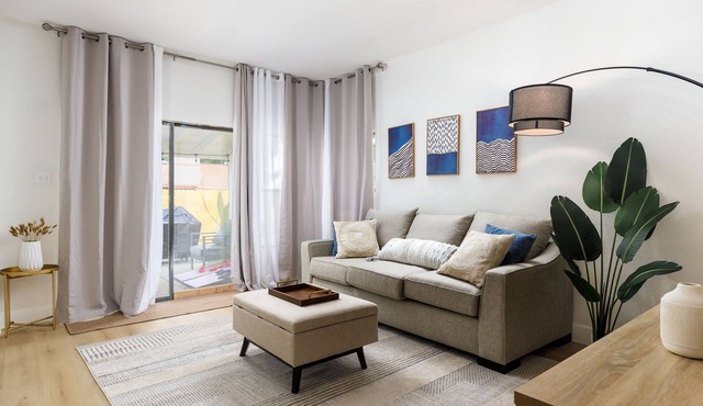 Modern Retreat Near Lackland AFB Ideal for Longer Stays