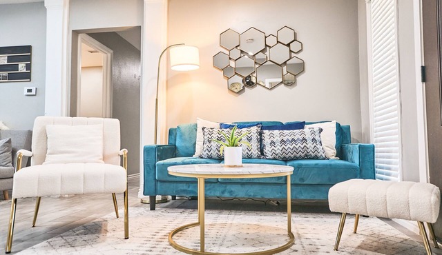 Modern Retreat w/Private Spa, Arcade, Playground, Disney, Convention & Beaches