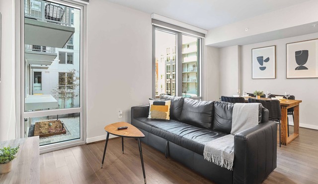 Modern Retreat with Easy Metro Access