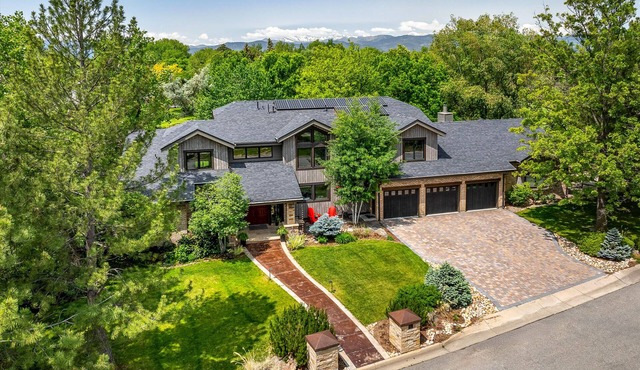 Modern Retreat with Hot Tub & Golf Views