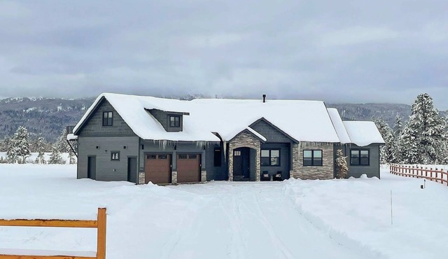 Modern Retreat with Hot Tub Walk to Lake