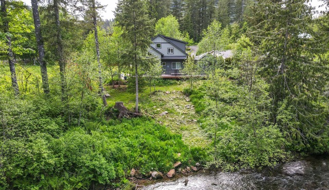Modern River Front Cabin, Hot Tub, Detached Office