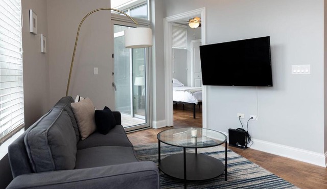 Modern River West 2BR with W&D by Zencity