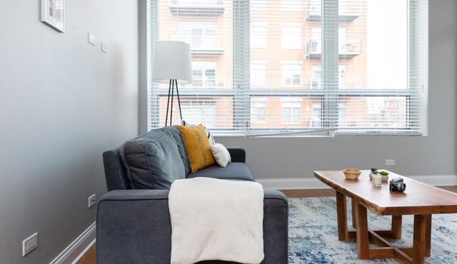 Modern River West 2BR with W&D by Zencity