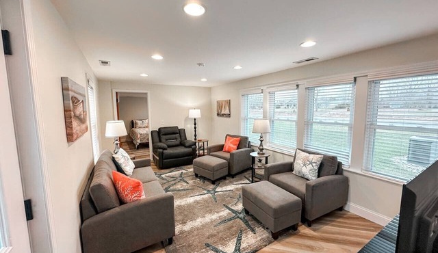 Modern Riverbend Suites 1BR