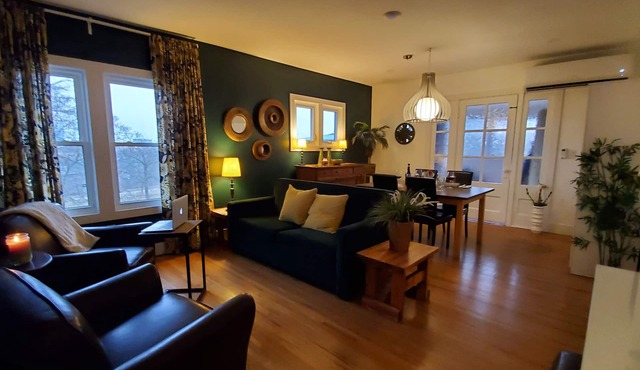 Modern Riverview Apartment Near Niagara Falls | Walk to Attractions + Parking!