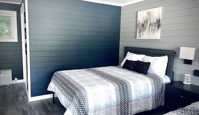 Modern Room 9-Newly Renovated