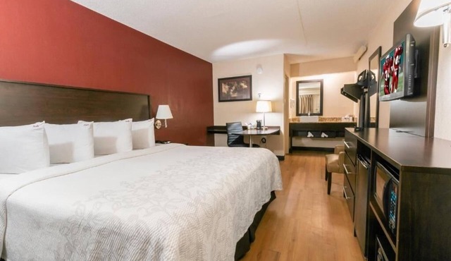 Modern Room Minutes from OSU Campus Attractions