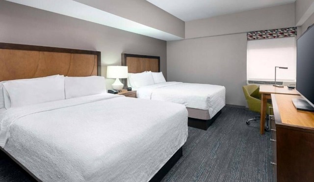 Modern Room Perfect Groups Exploring Clayton & Beyond - 20 Minutes from Downtown