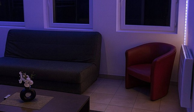 Modern room sleeps 6 + kitchen and terrace