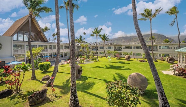 Modern Room w/Stunning Garden Views | Beachfront Vibes w/Outdoor Pool Access
