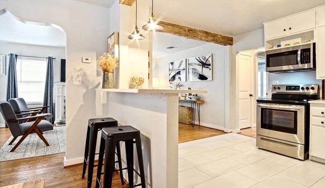 Modern Rustic 3 -bedroom 2 Bathrooms Carport