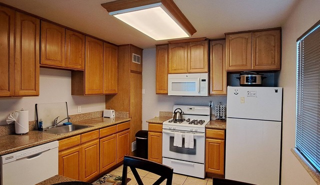 Modern Rustic Downtown Apartment