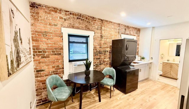 Modern Rustic Luxury - 1 Bdrm