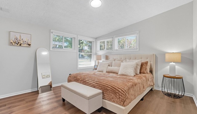 Modern Rustic Retreat | 5 Min to Airport