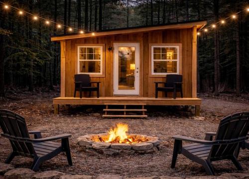 Modern Rustic Tiny Home Surrounded by Peaceful Pines in Boles, Arkansas