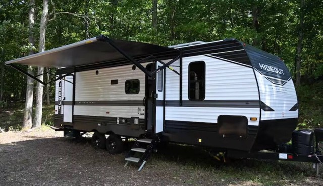 Modern RV Camper #2: Sleeps 6, Pet-friendly, Surrounded by Nature