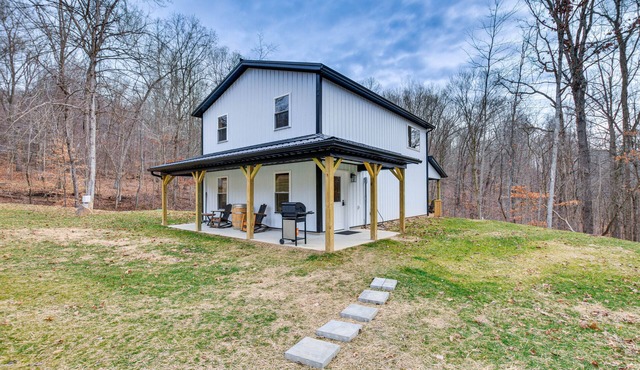 Modern Salineville Cabin on 13 Acres w/Fire Pit!