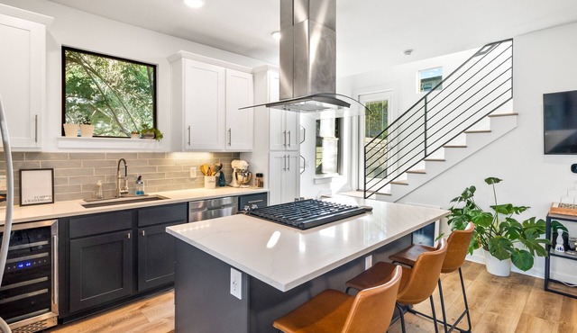 Modern sanctuary with pool, firepit & BBQ! Perfect for remote work & families!