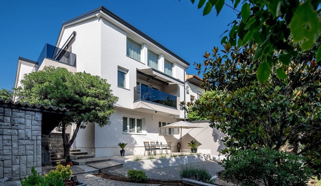 Modern Seaview Apartman 4 Desamani 975, Kostrena, Croatia