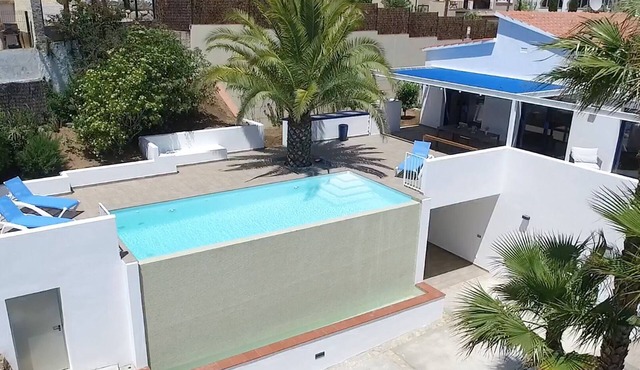 Modern Seaview Villa With Infinity-Pool