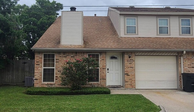 Modern Secluded 2 BR 1.5 Bath